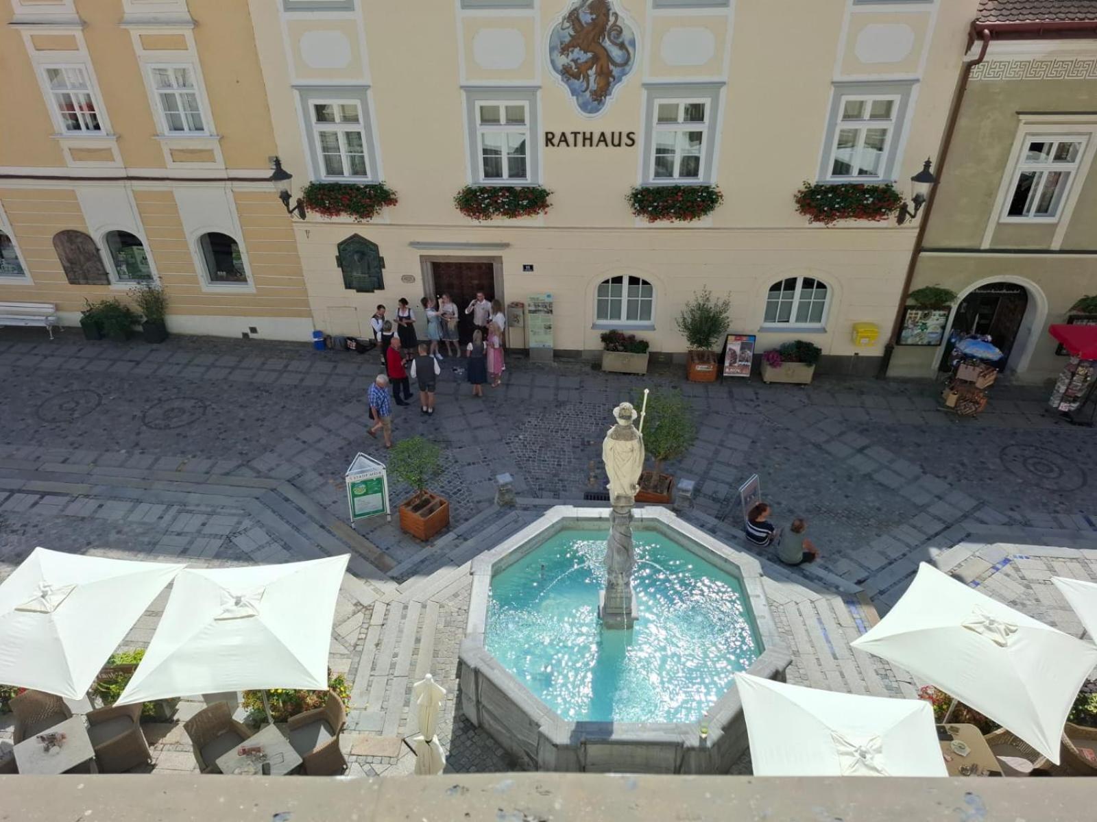 Madar Cafe Restaurant Zum Fuersten Hotel Melk Exterior foto