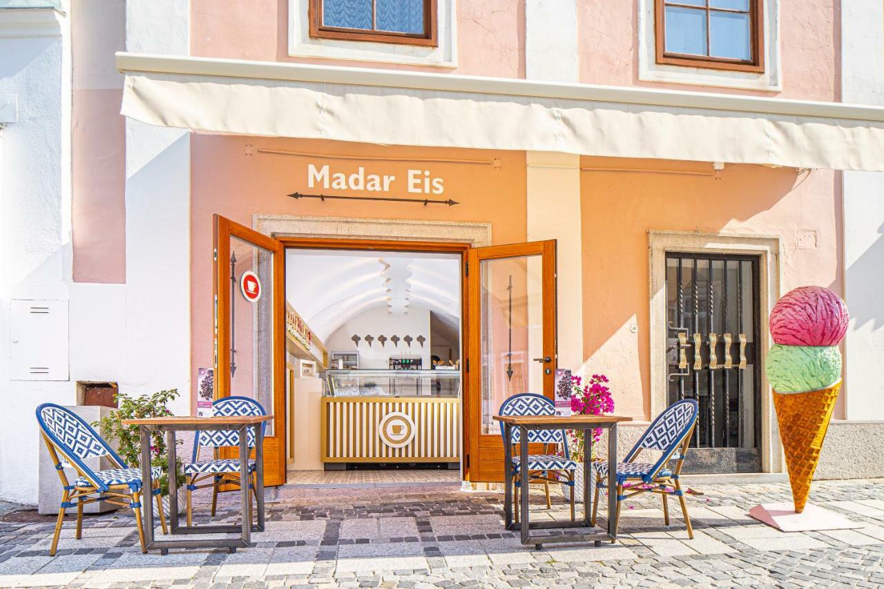Madar Cafe Restaurant Zum Fuersten Hotel Melk Exterior foto